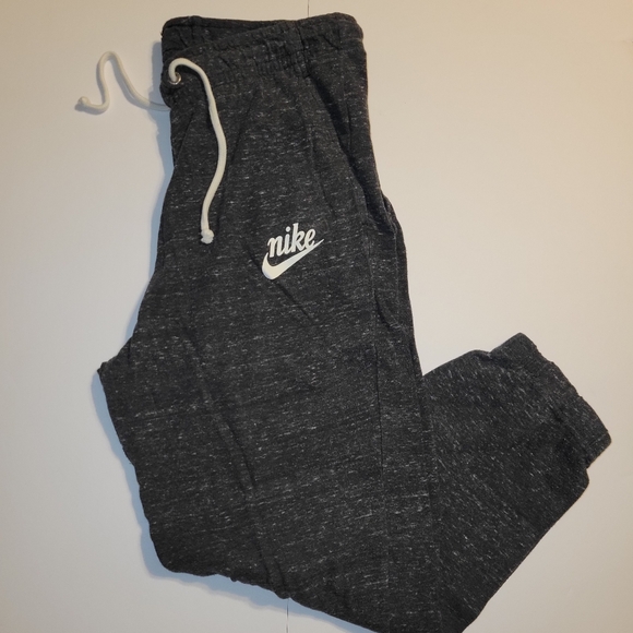 Nike Gym Vintage Capri Sweats - Picture 1 of 4